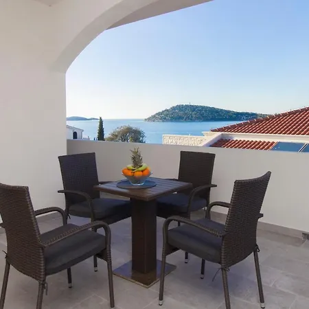 Guest house Malis Razanj