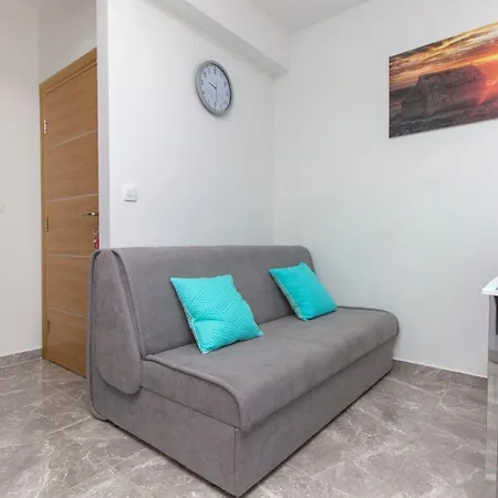 Malis Guest house